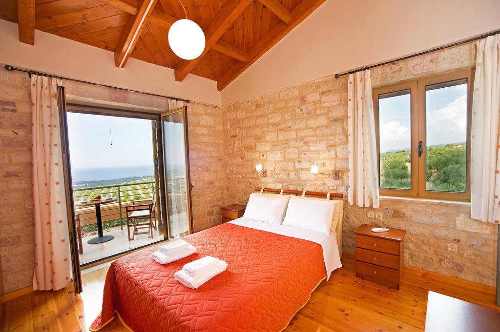 Enastron Villas Kyparissia Room photo