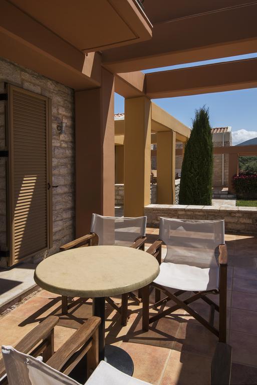 Enastron Villas Kyparissia Exterior photo