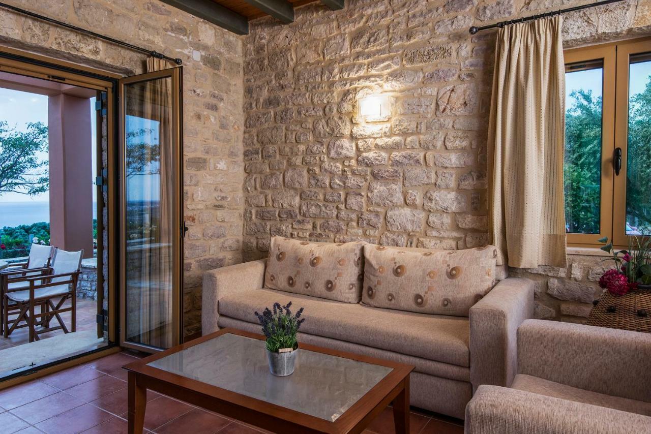 Enastron Villas Kyparissia Exterior photo