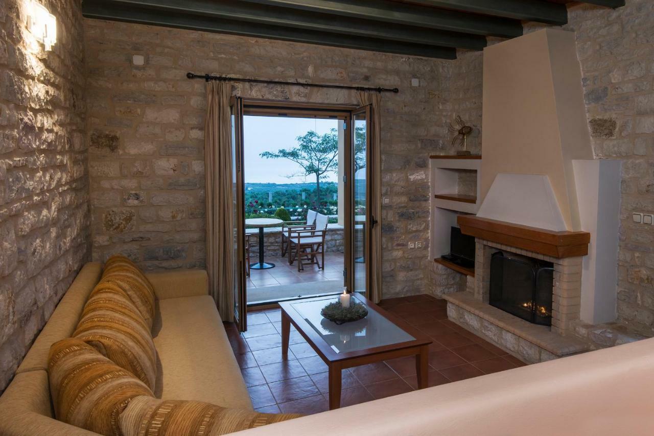 Enastron Villas Kyparissia Exterior photo