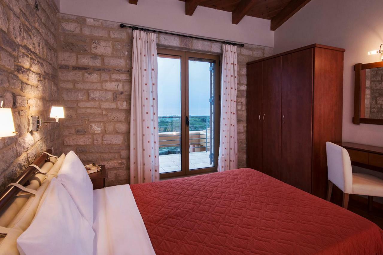 Enastron Villas Kyparissia Exterior photo