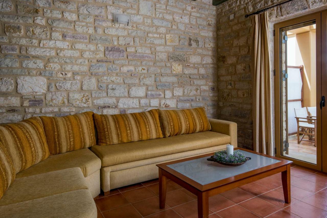 Enastron Villas Kyparissia Exterior photo